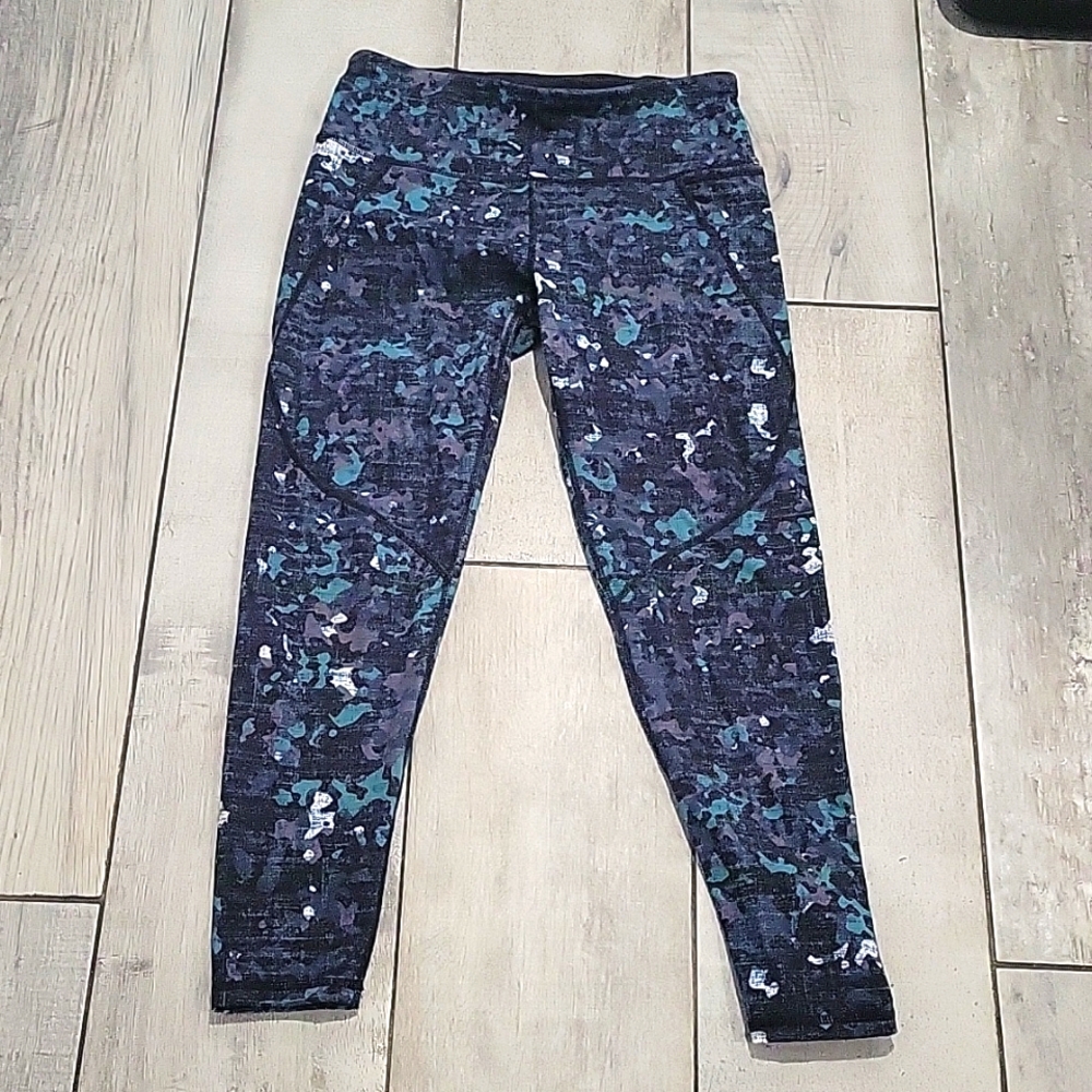 Sweaty Betty green  black  with pocket  legging size small like new condition